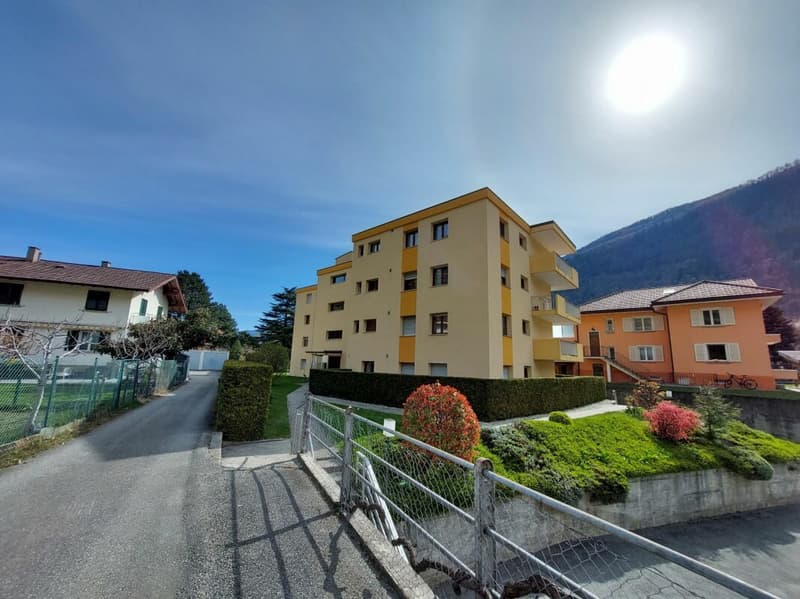 RENOVE - spacieux 3.5 pces avec place de parc dans un quartier tranquille (1)