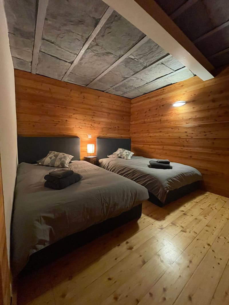 Appartement 5.5 pièces en triplex entièrement rénové, vendu meublé – Les Marécottes (11)