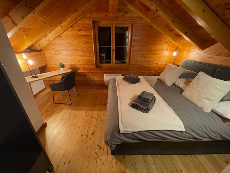 Appartement 5.5 pièces en triplex entièrement rénové, vendu meublé – Les Marécottes (12)