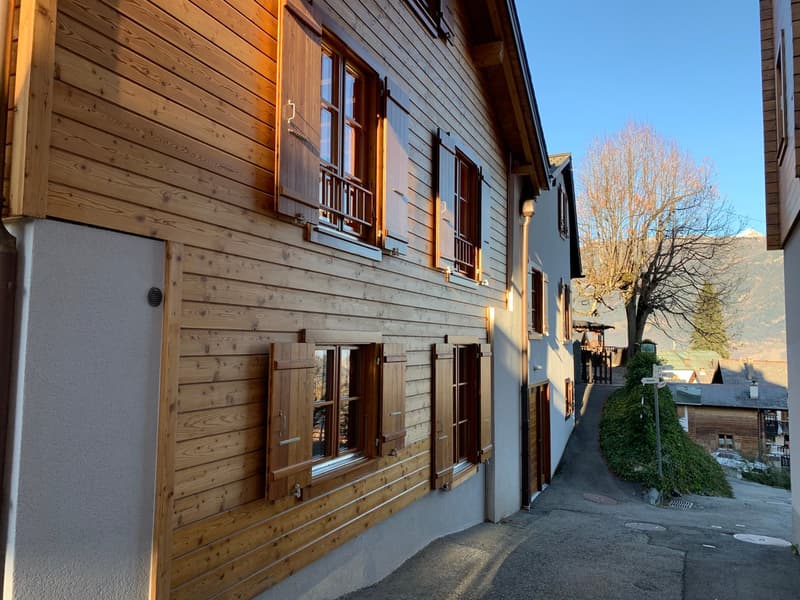 Appartement 5.5 pièces en triplex entièrement rénové, vendu meublé – Les Marécottes (2)