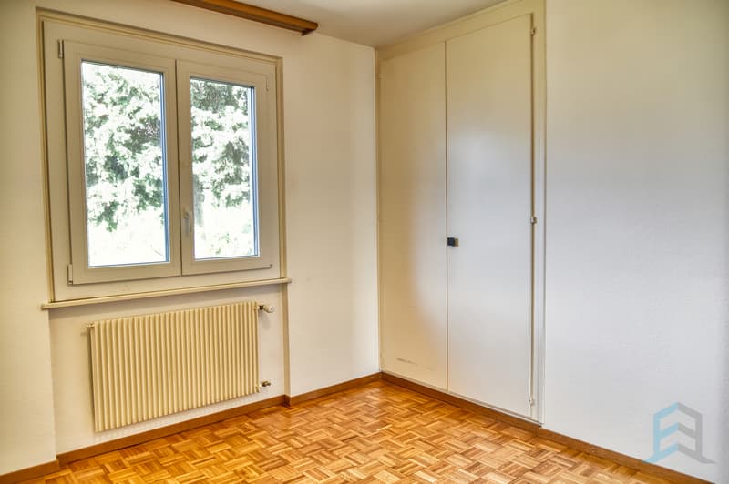 Villa Sierre - Chambre à l'étage / Villa Sierre - Zimmer im Obergeschoss / Villa Sierre - upstairs bedroom