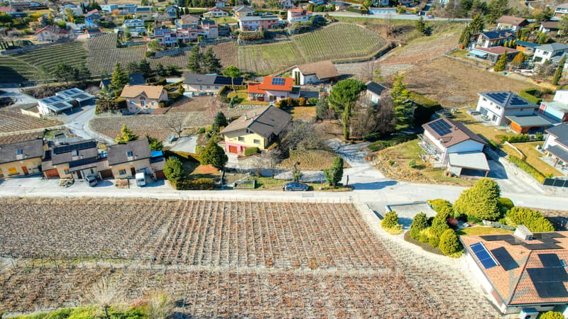 Terrain à bâtir Miège - vue drone / Baugrundstück Miège - Drohnenansicht / Building plot Miège - drone view
