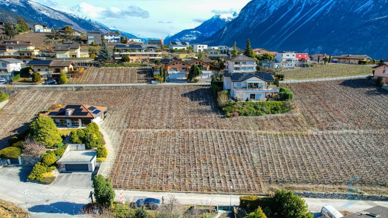 Terrain à bâtir Miège - vue drone / Baugrundstück Miège - Drohnenansicht / Building plot Miège - drone view