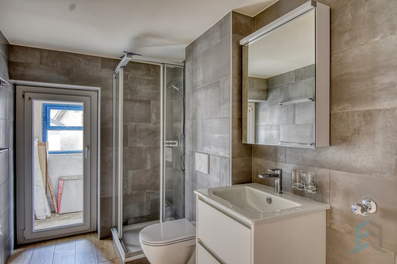 Appartement Chippis - Salle de douche / Wohnung Chippis - Duschraum / Apartment Chippis - Shower room