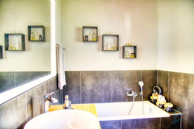 Villa Chippis - Salle de bains / Villa Chippis - Badezimmer / Villa Chippis - Bathroom