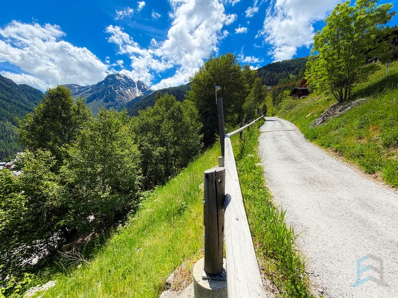 Terrain Grimentz - Route d'accès / Grundstück Grimentz - Zufahrtsstraße / Land Grimentz - Access road