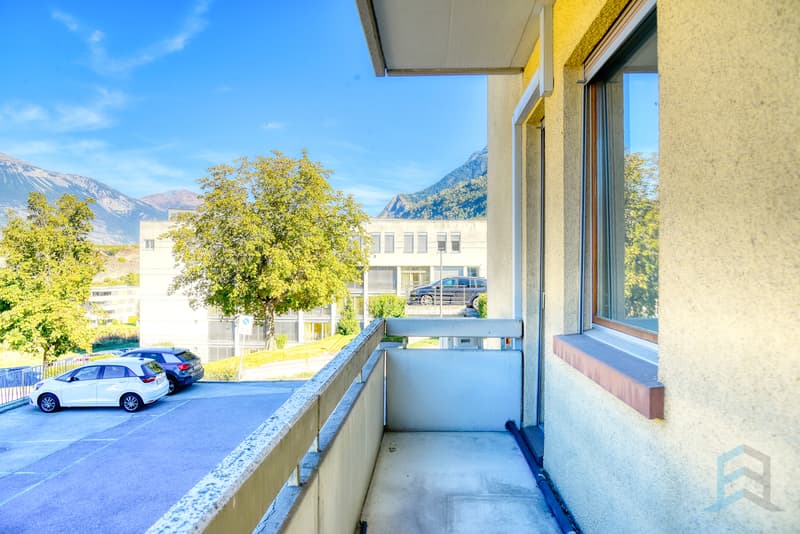 Local commercial Chalais -  Balcon / Gewerbeimmobilie in Chalais - Balkon / Commercial Space in Chalais - Balcony