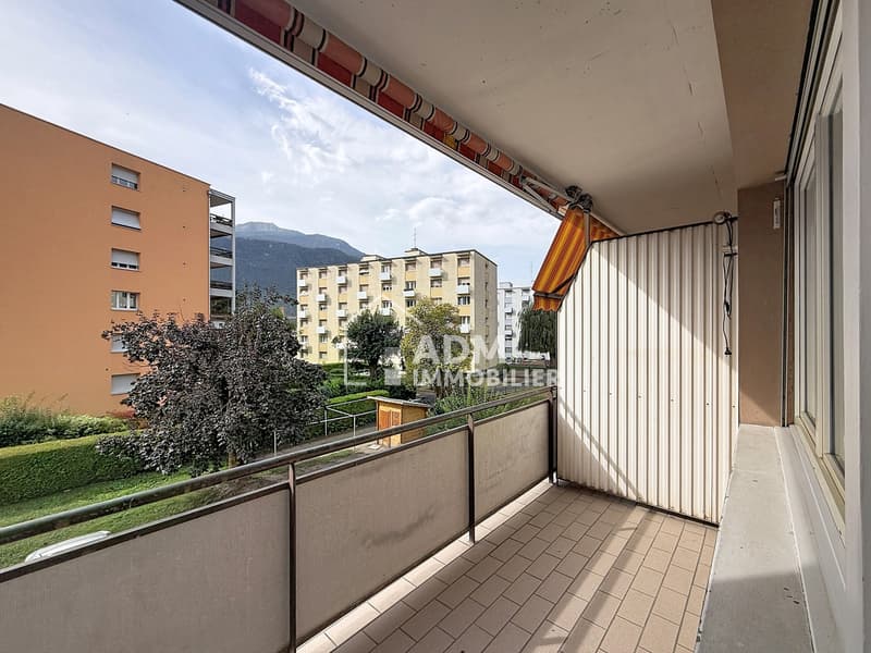 Appartement de 3.5 pièces avec deux places de parc (4)