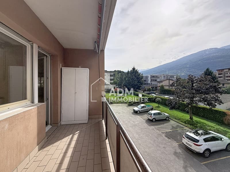 Appartement de 3.5 pièces avec deux places de parc (5)