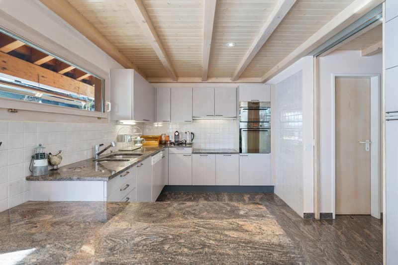 Chalet contemporain à deux pas du centre, en résidence secondaire. (6)