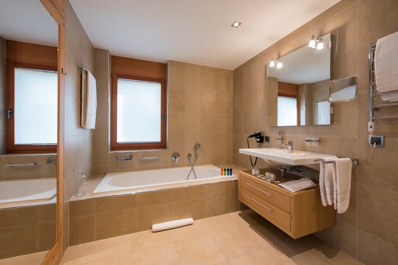 Luxuriöses Chalet mit 4 Wohneinheiten und Schwimmbad (6)