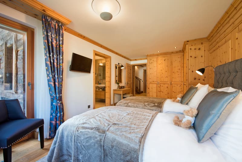 Luxuriöses Chalet mit 4 Wohneinheiten und Schwimmbad (7)