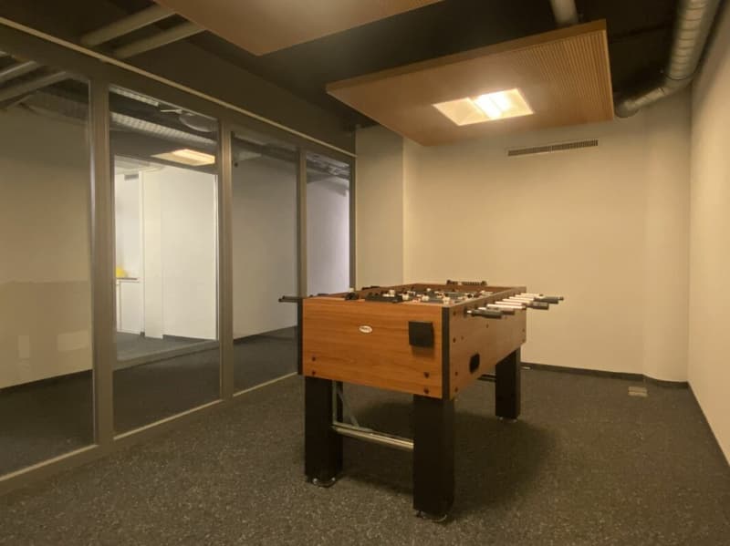 Bureaux, surface administrative (2)