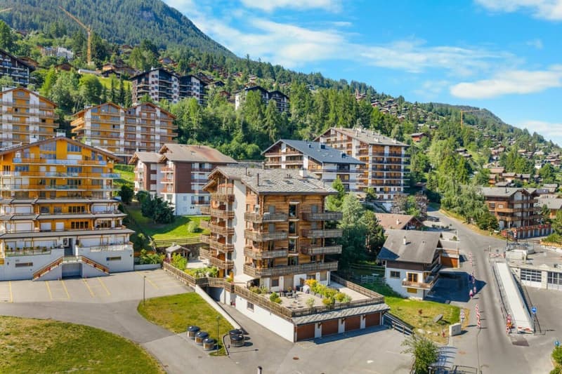 Appartement de standing de 4,5 pièces, idéalement situé (33)