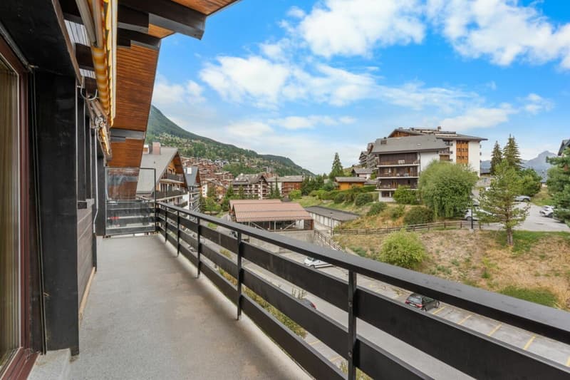 Appartement 3.5 pièces au 5ème et dernier étage avec place de stationnement (34)