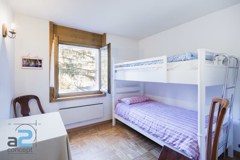 Au coeur de Crans et en bordure du golf, chalet de deux logements (12)