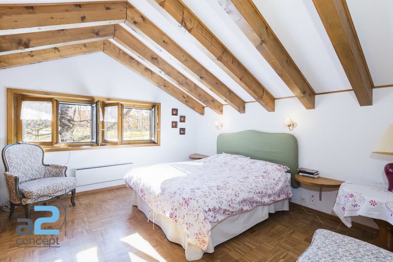 Au coeur de Crans et en bordure du golf, chalet de deux logements (6)