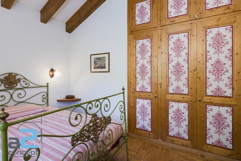 Au coeur de Crans et en bordure du golf, chalet de deux logements (7)