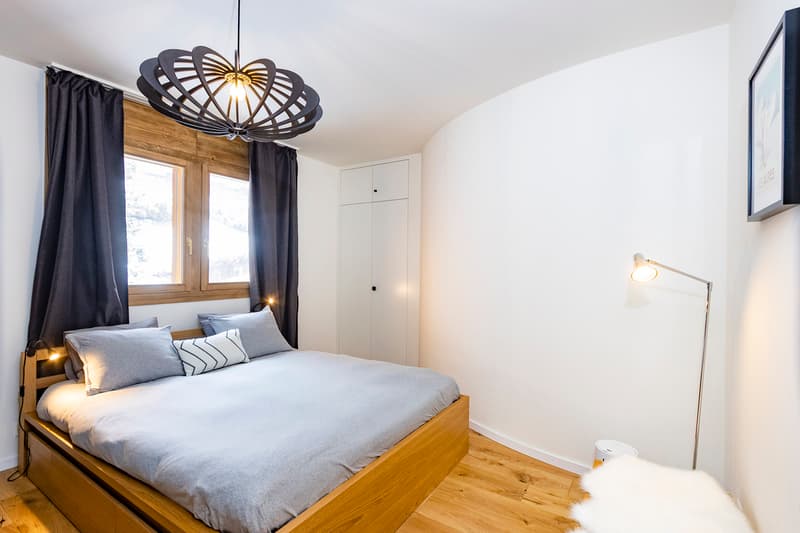 APPARTEMENT ENTIÈREMENT RÉNOVÉ EN LOCATION SEMAINE (12)
