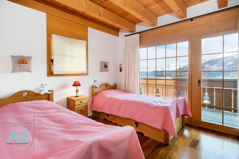 Chalet avec Vue imprenable sur la Vallée et les Alpes (10)