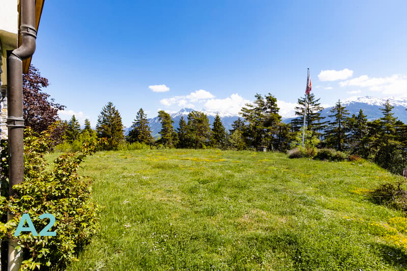 Propriété unique, de caractère avec vue imprenable et excellent ensoleillement (2)