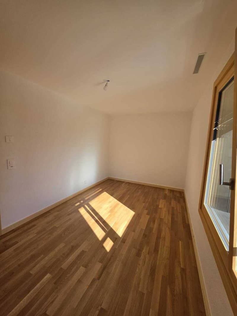Location à l'année: appartement neuf au coeur du village de Montana (4)
