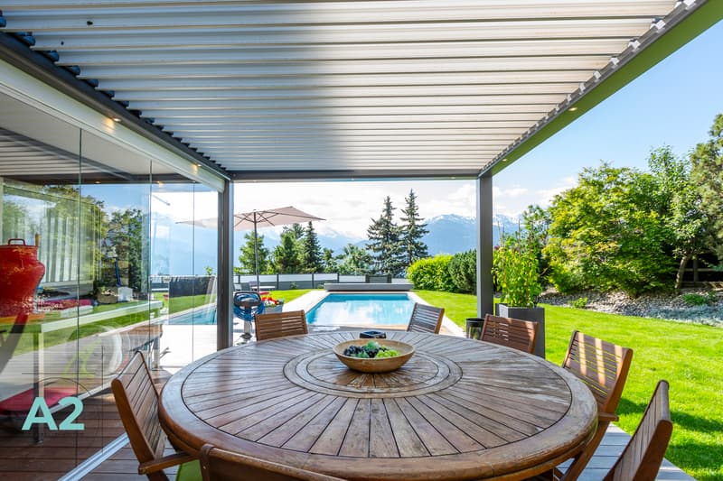 CHALET DE STANDING DE 6.5 PIÈCES AVEC PISCINE EXTÉRIEUR ET JACUZZI (3)