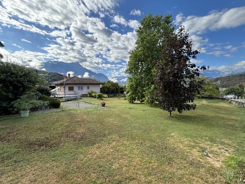 Immeuble et parcelle constructible à Ollon (4)