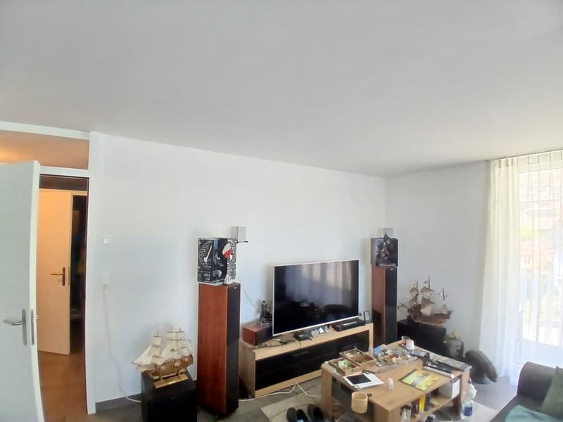 Appartement moderne de 2,5 pièces avec balcon et vue sur les montagnes à Fully (9)