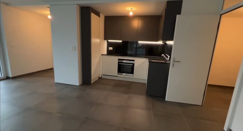 Appartement moderne de 2,5 pièces avec balcon et vue sur les montagnes à Fully (7)