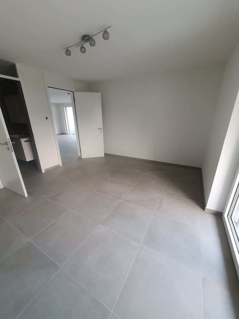 Appartement moderne de 3,5 pièces à Conthey – Vue sur les montagnes & disponible immédiatement (11)