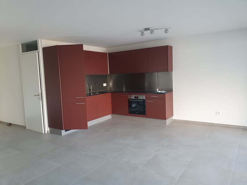 Appartement moderne de 3,5 pièces à Conthey – Vue sur les montagnes & disponible immédiatement (5)