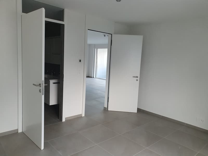 Appartement moderne de 3,5 pièces à Conthey – Vue sur les montagnes & disponible immédiatement (12)