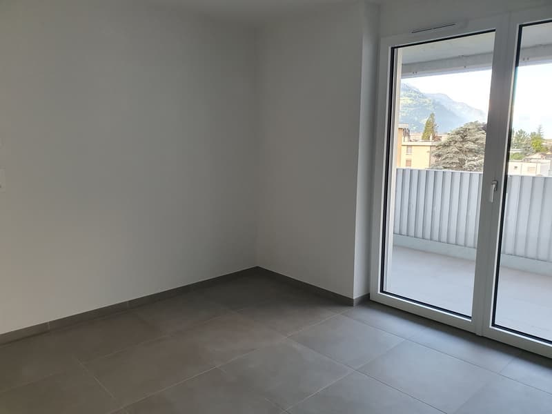 Appartement moderne de 3,5 pièces à Conthey – Vue sur les montagnes & disponible immédiatement (10)