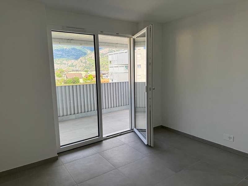 Appartement moderne de 3,5 pièces à Conthey – Vue sur les montagnes & disponible immédiatement (9)