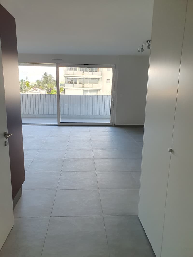 Appartement moderne de 3,5 pièces à Conthey – Vue sur les montagnes & disponible immédiatement (7)