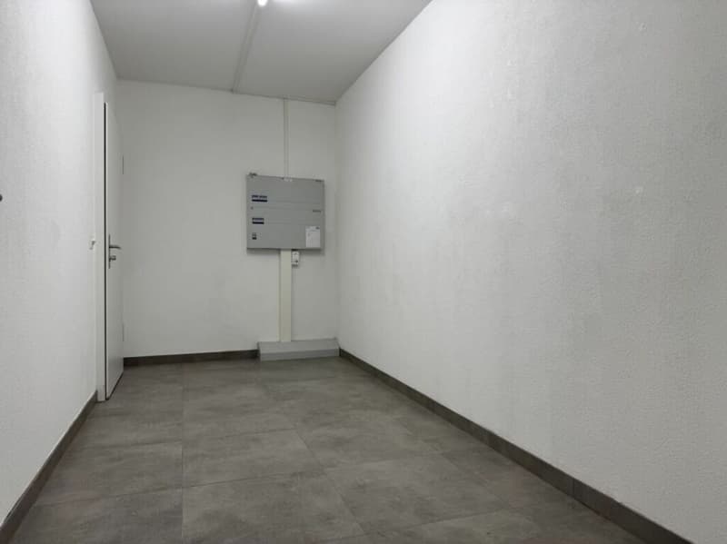 Administratif/Bureau 1.5 pièces 156.35 m2 à Puidoux-Gare (3)