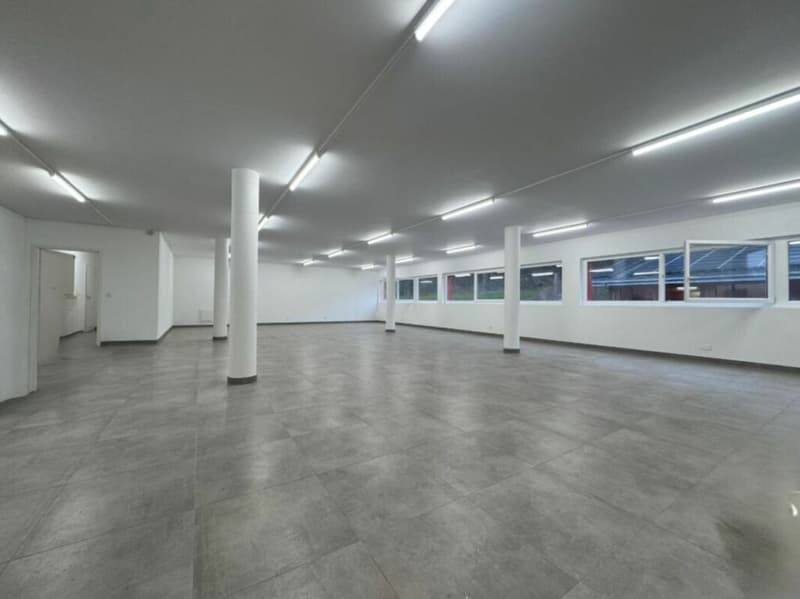 Administratif/Bureau 1.5 pièces 156.35 m2 à Puidoux-Gare (5)