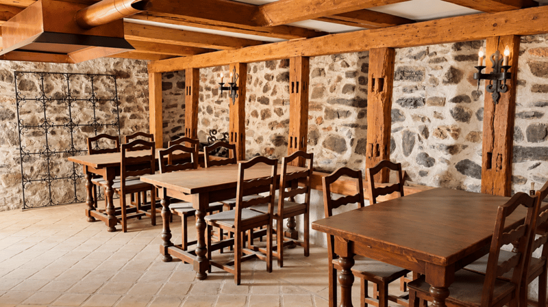 Historique grange rénovée à Chamby avec vue sur le lac et les montagnes (10)