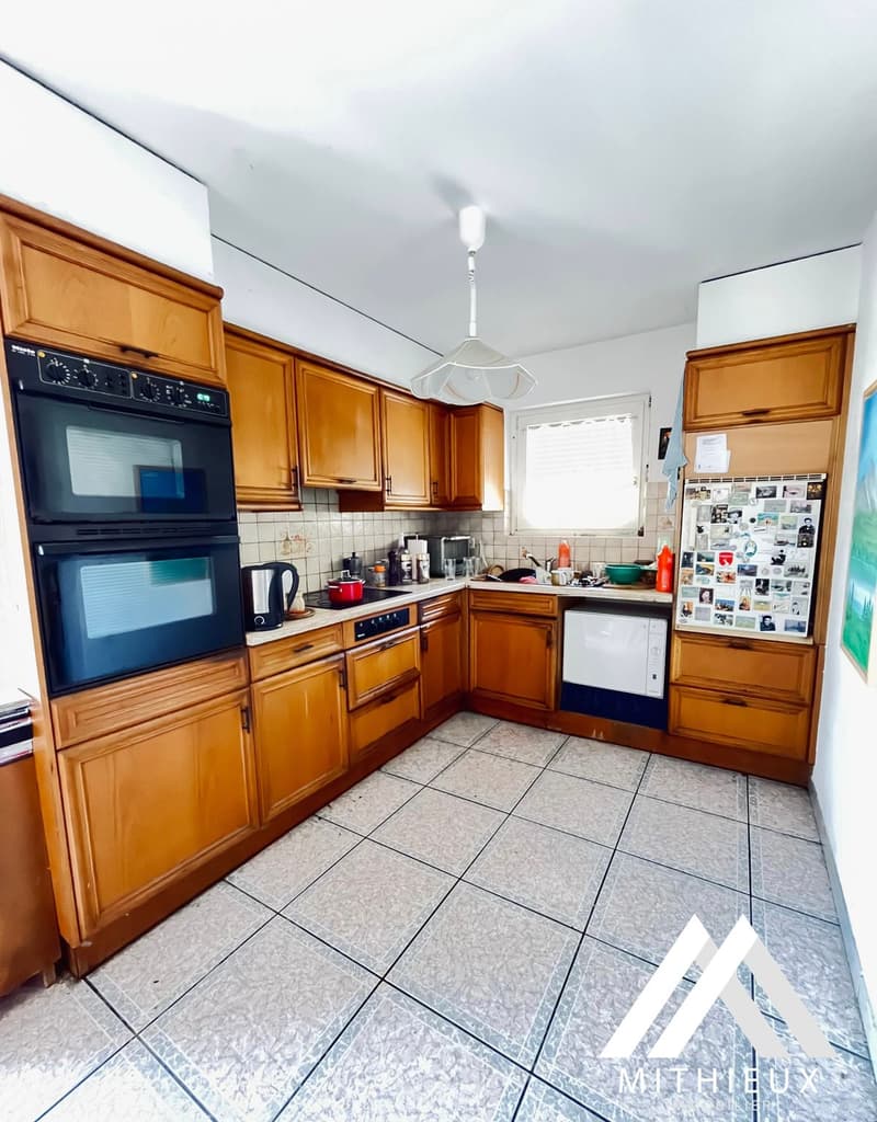 Rare ! Maison atypique avec fort potentiel de transformation (4)