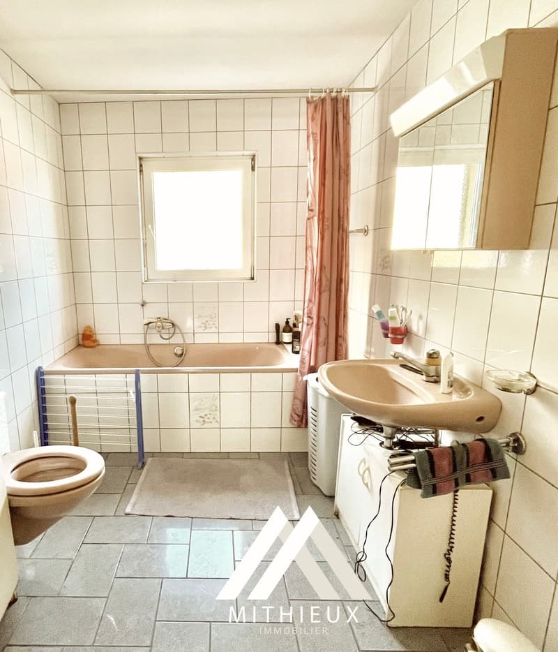 Rare ! Maison atypique avec fort potentiel de transformation (5)