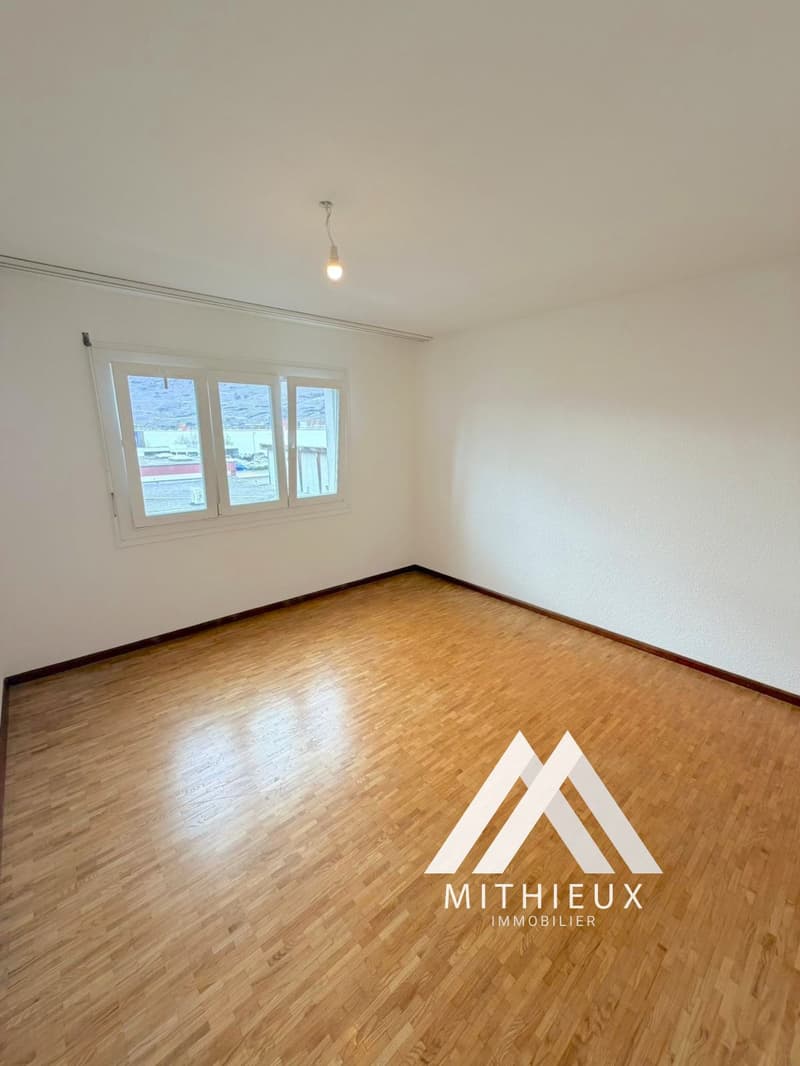 À louer - Appartement 4.5 pièces idéalement situé à Conthey (9)