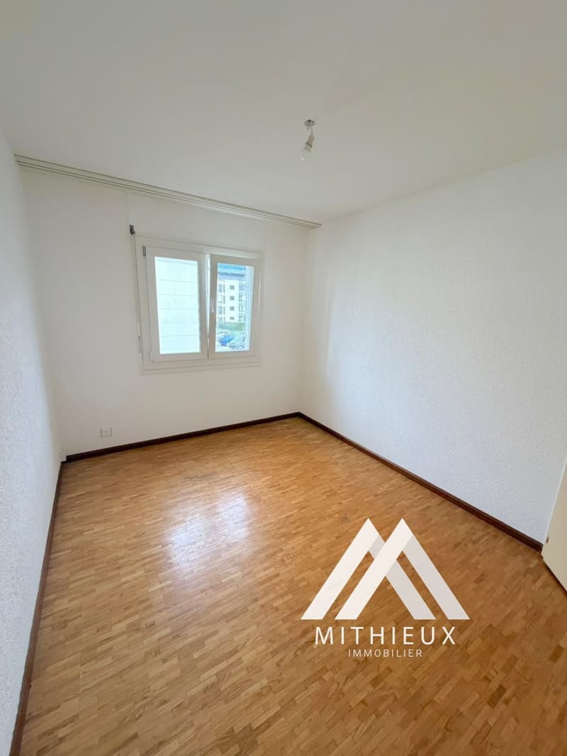 À louer - Appartement 4.5 pièces idéalement situé à Conthey (8)