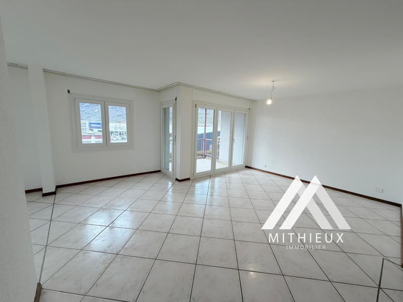 À louer - Appartement 4.5 pièces idéalement situé à Conthey (2)