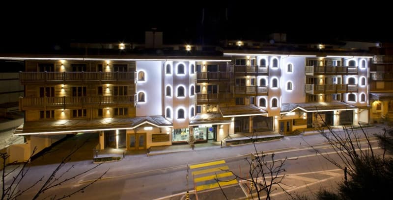 Commerce 70 m2 à Crans-Montana (2)