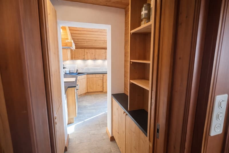 Chalet authentique de 7 pièces aux Diablerets avec vue montagne (8)