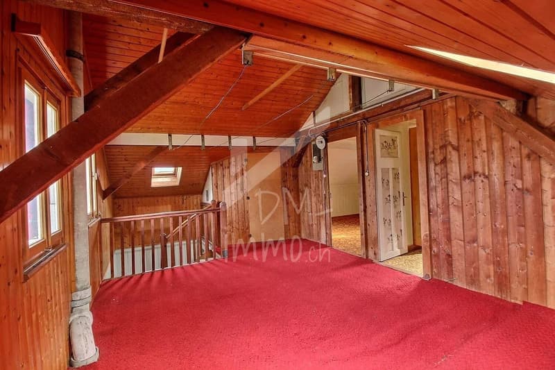 Emplacement recherché pour ce chalet à rénover, agrandissement possible (2)