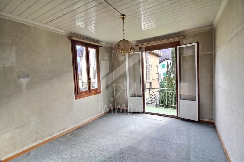Emplacement recherché pour ce chalet à rénover, agrandissement possible (3)