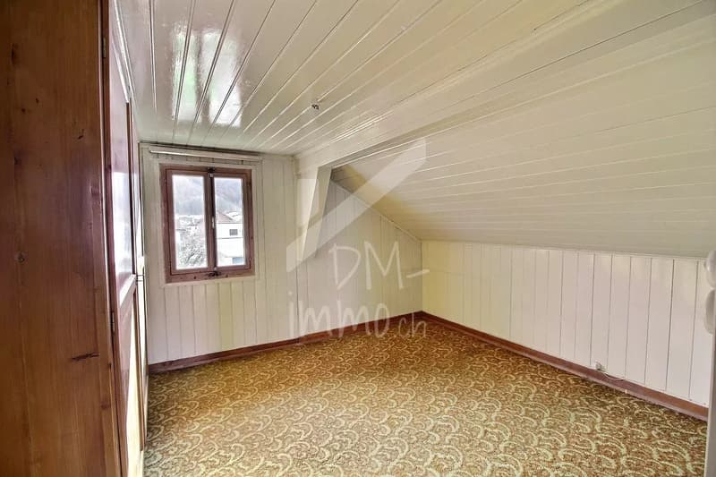 Emplacement recherché pour ce chalet à rénover, agrandissement possible (4)