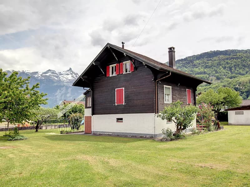 Emplacement recherché pour ce chalet à rénover, agrandissement possible (9)